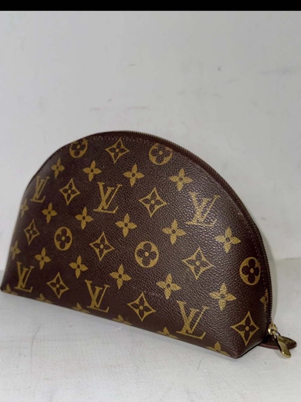 Authentic Louis Vuitton Monogram Ronde Large Cosmetics Pouch - Picture 12 of 12